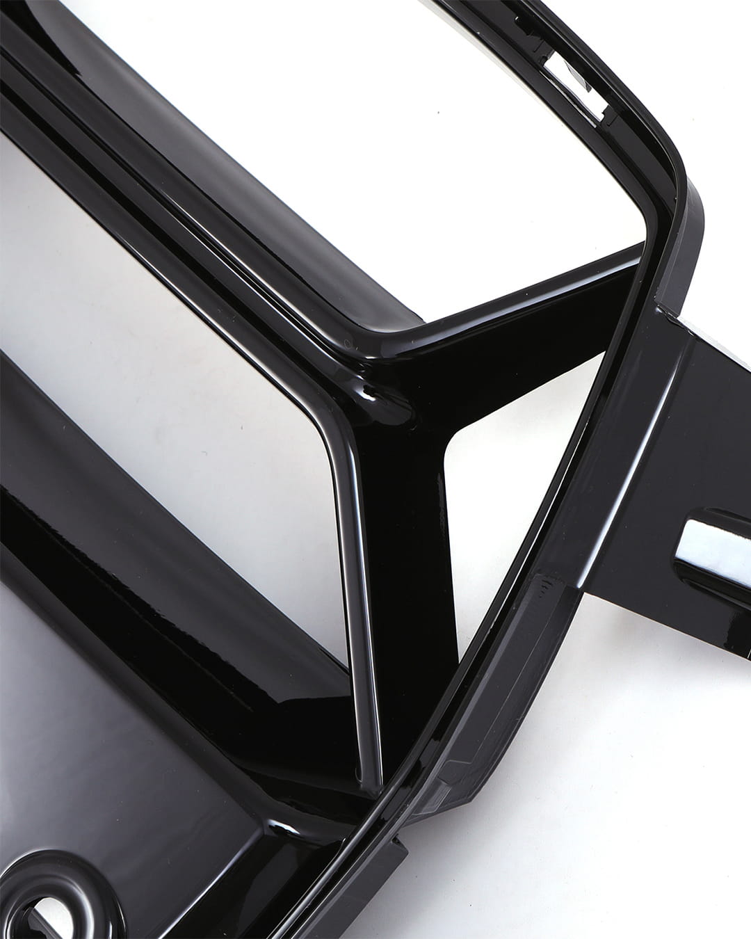 G80 CSL Grille copy5